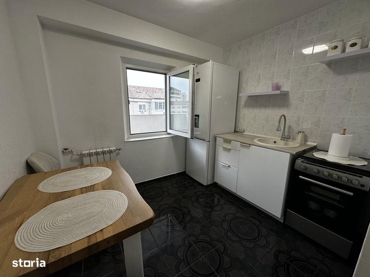 Apartament cu 3 camere decomandat, mobilat în Calea Aradului