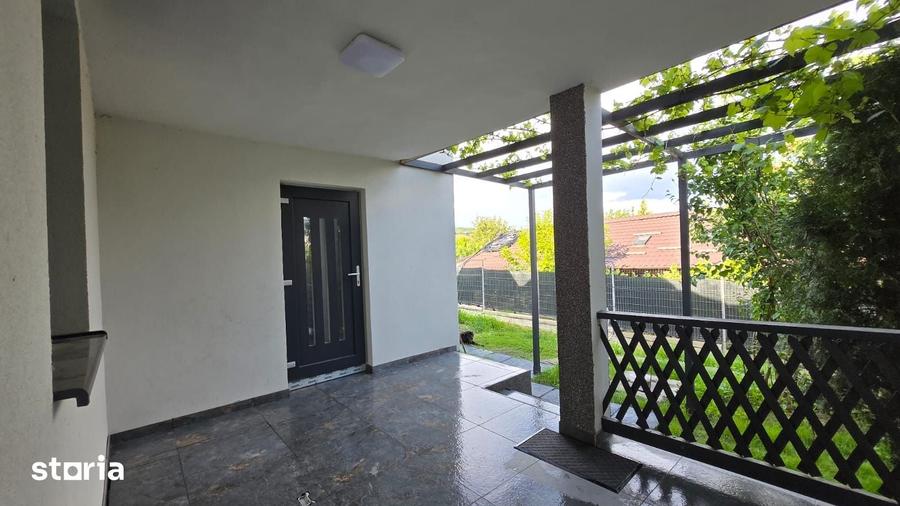 Casă cu 6 camere cu Teren 157 Mp în Dâmbul Rotund