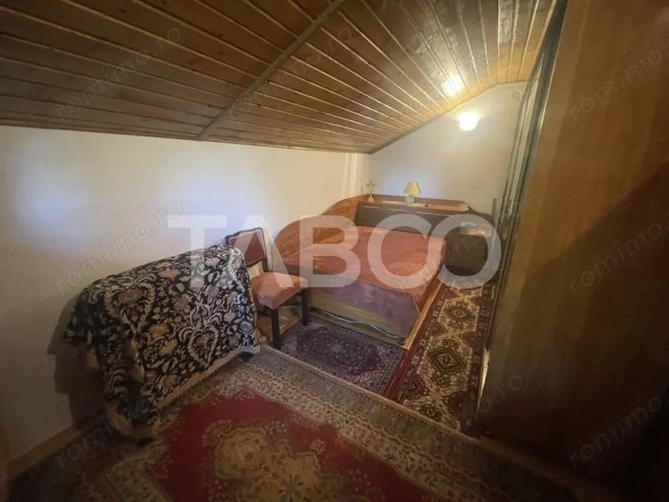 Casă cu 6 camere cu Teren 1030 Mp în Vale