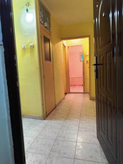 Apartament cu 2 camere decomandat în Școlilor