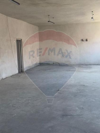 Spațiu comercial, de 330 mp, în Pianu de Jos