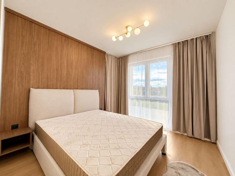 Apartament cu 3 camere semidecomandat, mobilat în Florești