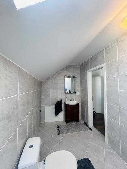 Duplex cu 5 camere cu Canalizare în Florești