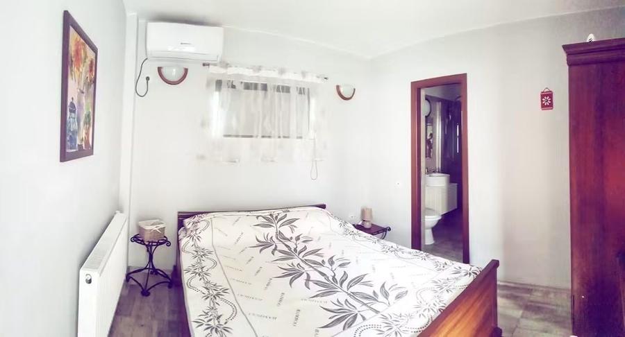 Casă individuală cu 5 camere cu Canalizare în Central