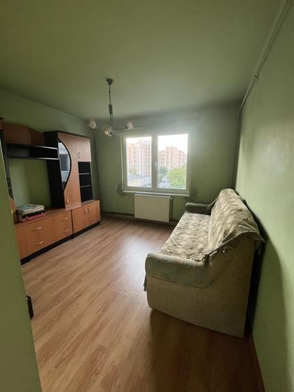 Apartament cu 3 camere decomandat în Tudor