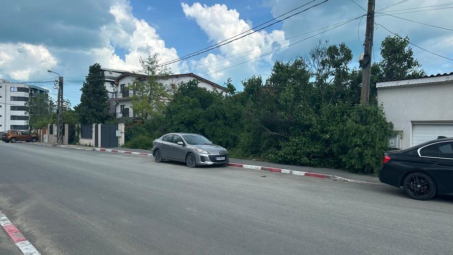 Teren Construcții intravilan de 1000 mp, în Est