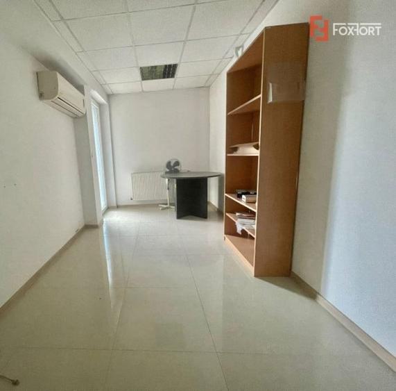 Spațiu comercial, de 585 mp, în Simion Bărnuțiu