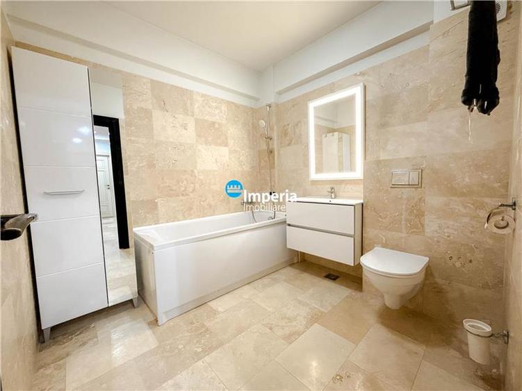 Apartament cu 2 camere decomandat în Podul de Fier