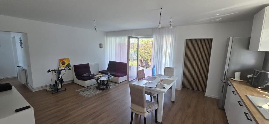 Casă cu 4 camere în Central
