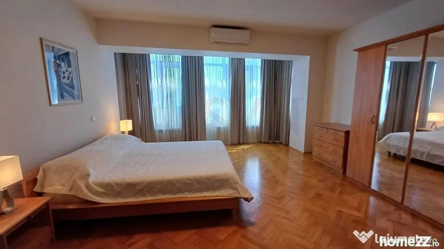 Apartament cu 4 camere decomandat în Universitate