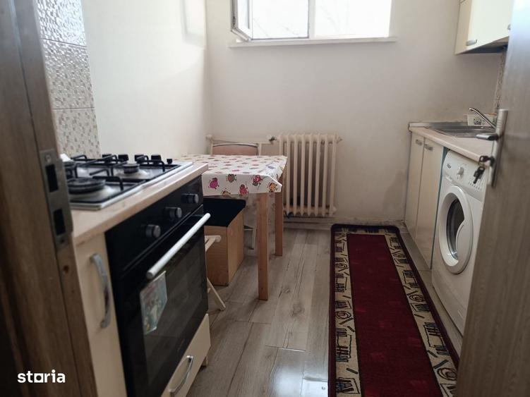 Apartament cu 2 camere decomandat în Rovine