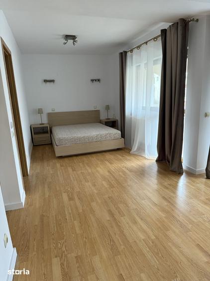 Casă cu 5 camere cu Teren 200 Mp în Central