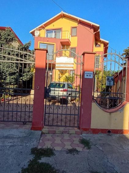 Casă cu 7 camere cu Teren 400 Mp în Tomis Plus