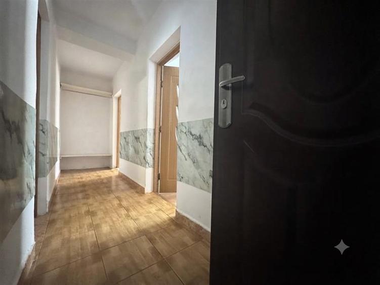 Apartament cu 3 camere decomandat în Miroslava