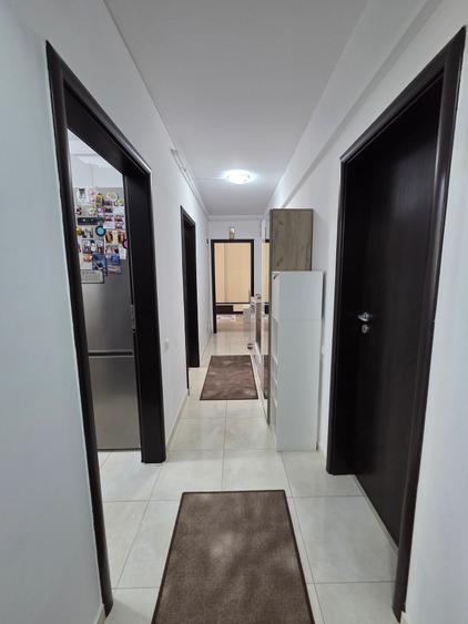 Apartament cu 3 camere decomandat în Haliu