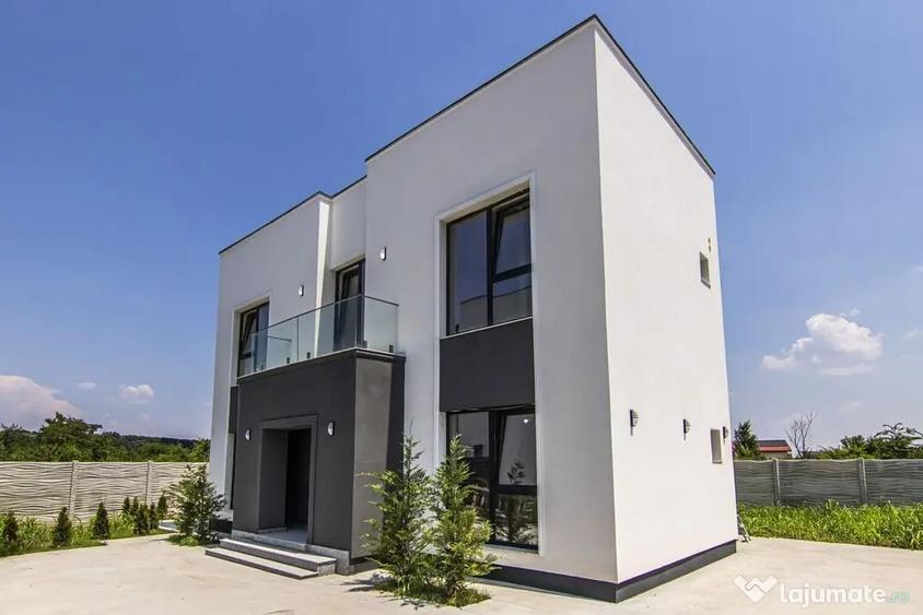 Casă cu 5 camere cu Teren 370 Mp în Ferme