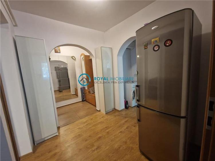 Apartament cu 2 camere decomandat, mobilat în Vest