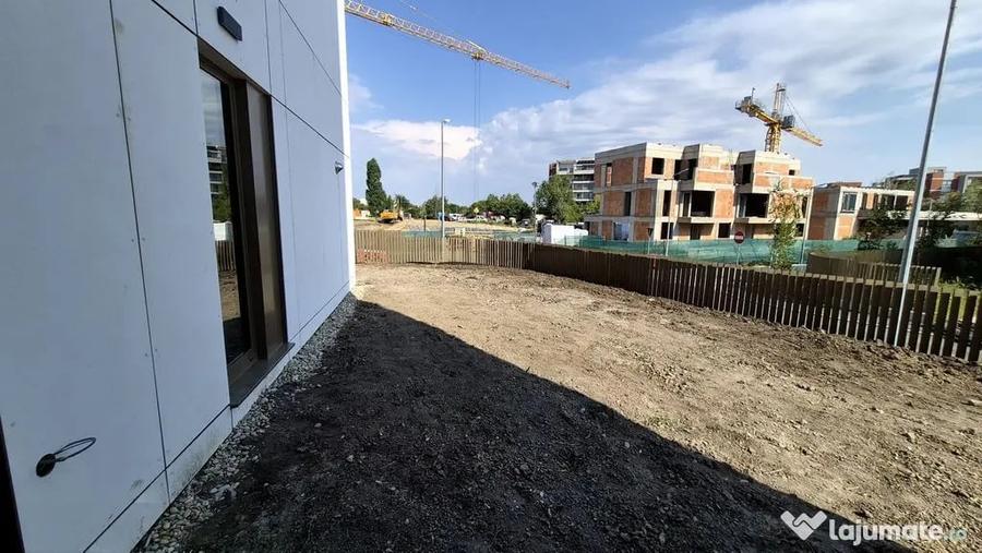Apartament cu 3 camere decomandat în Băneasa