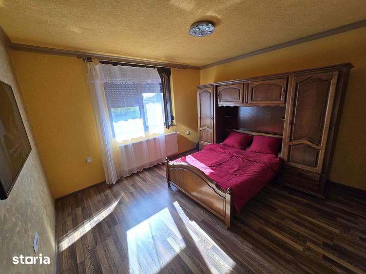 Casă cu 8 camere cu Teren 220 Mp în Mureșel