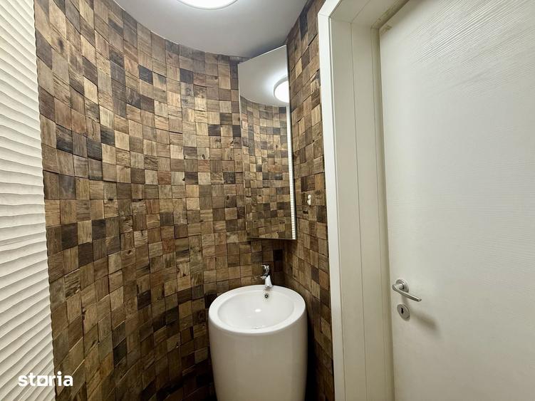 Casă cu 5 camere cu Teren 60 Mp în Central