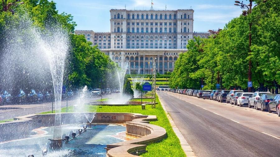 Apartament cu 3 camere decomandat în Unirii