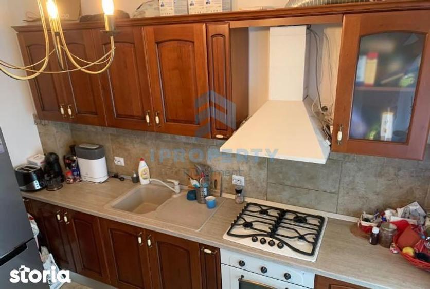 Apartament cu 3 camere, mobilat în Metalurgiei
