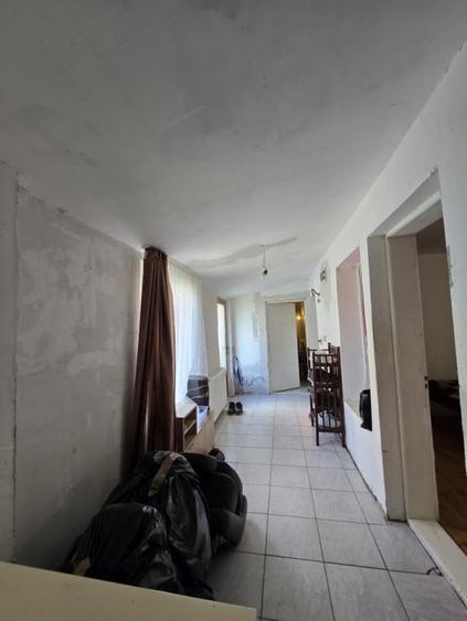 Casă individuală cu 3 camere cu Canalizare în Parța