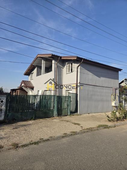 Casă individuală cu 4 camere cu Canalizare în Central