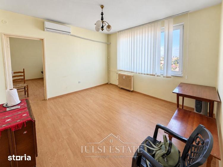 Apartament cu 3 camere semidecomandat în Andrei Mureșanu
