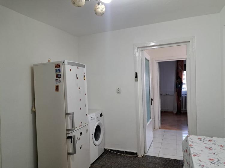 Apartament semidecomandat în Militari