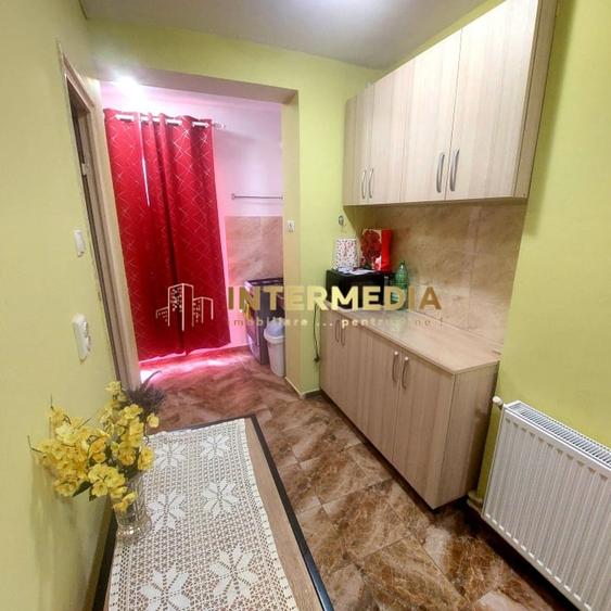 Garsonieră decomandată, mobilată în Cetate