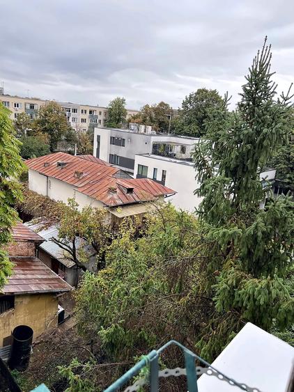 Apartament cu 2 camere semidecomandat în Democrației