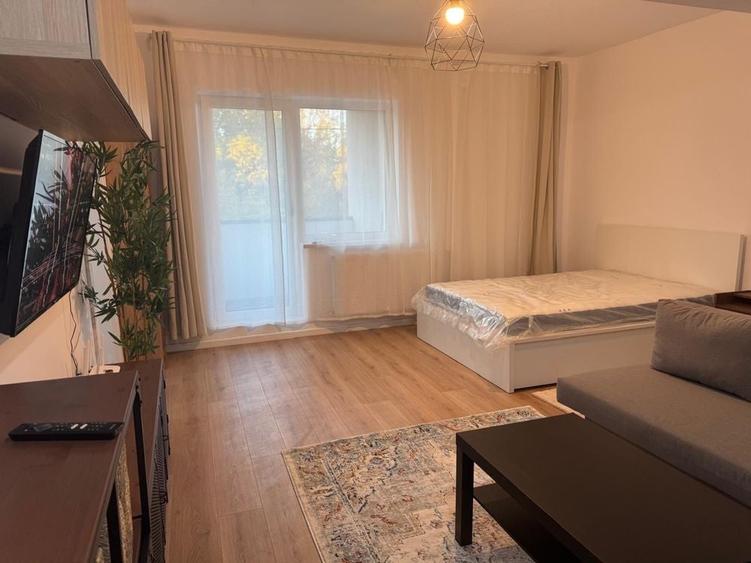 Garsonieră decomandată în Păcii