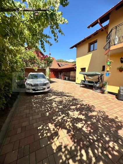 Casă individuală cu 5 camere cu Garaj în Feldioara (Ucea)