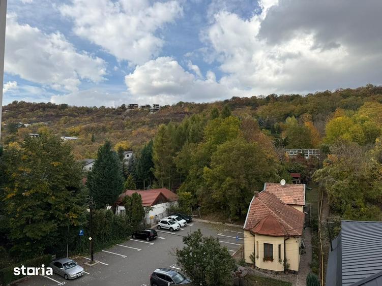 Apartament cu 4 camere decomandat în Grigorescu