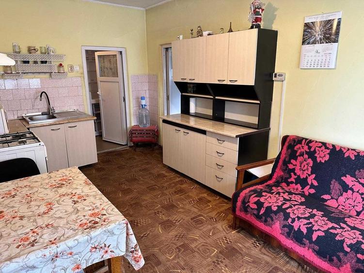 Casă cu 2 camere semidecomandat în Central