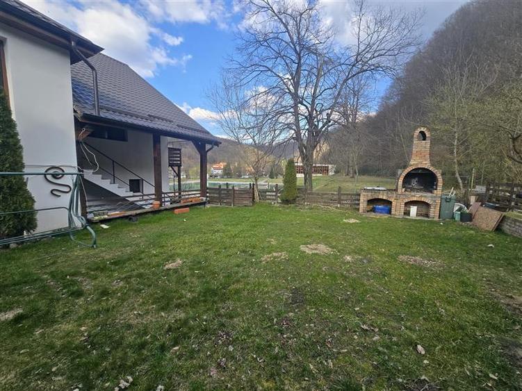 Casă cu 5 camere cu Piscina în Lendt