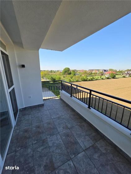 Apartament cu 3 camere semidecomandat în Micro 16