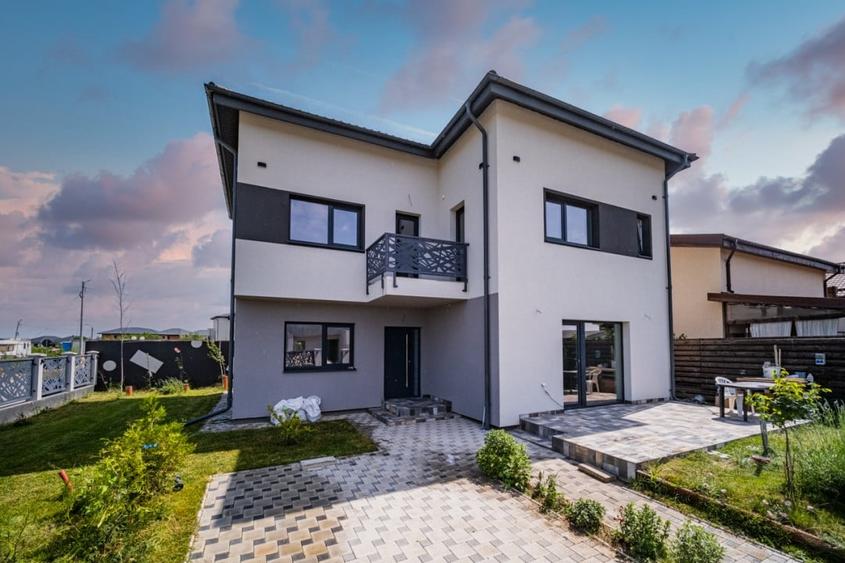 Casă individuală cu 5 camere cu Teren 308 Mp în Tunari
