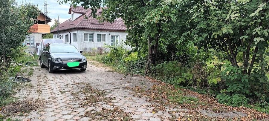 Casă cu 5 camere cu Teren 2000 Mp în Central