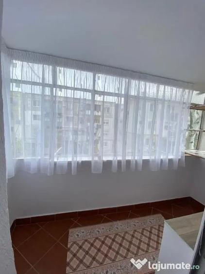 Apartament cu 2 camere semidecomandat în Micro 38
