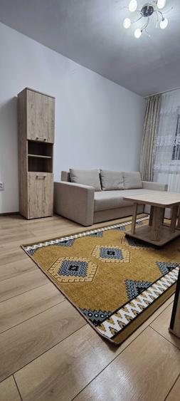 Apartament cu 3 camere semidecomandat în Steaua