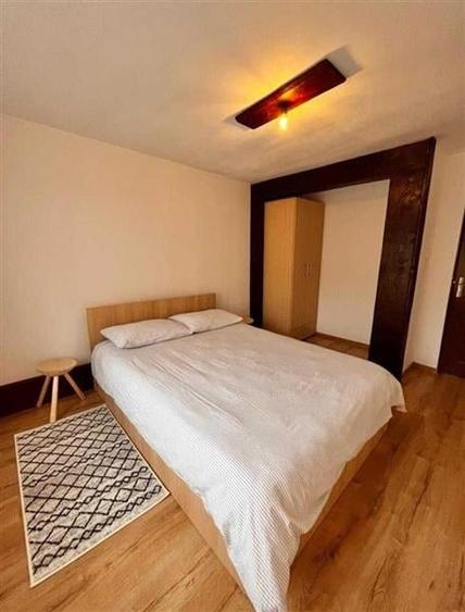 Duplex cu 9 camere cu Teren 13600 Mp în Măgura