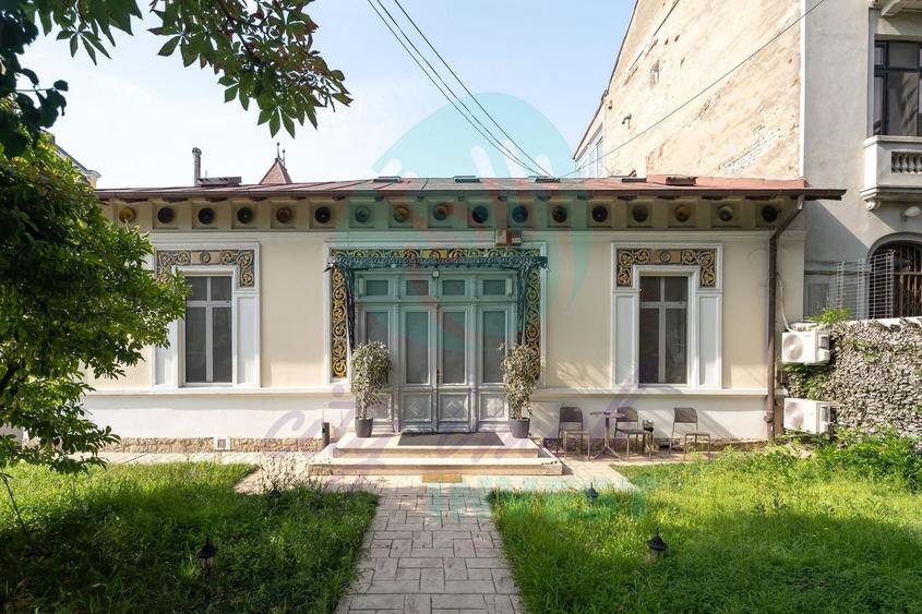 Casă individuală cu 15 camere cu Canalizare în Cișmigiu