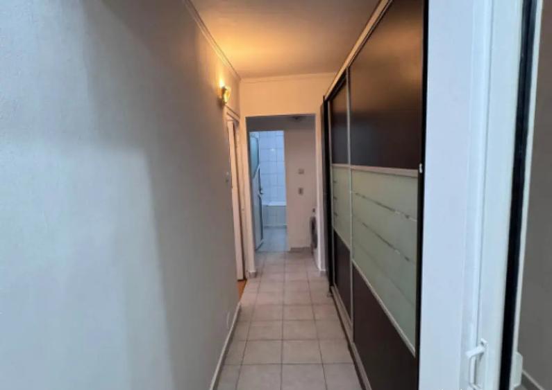 Apartament cu 3 camere decomandat, mobilat în Tomis III
