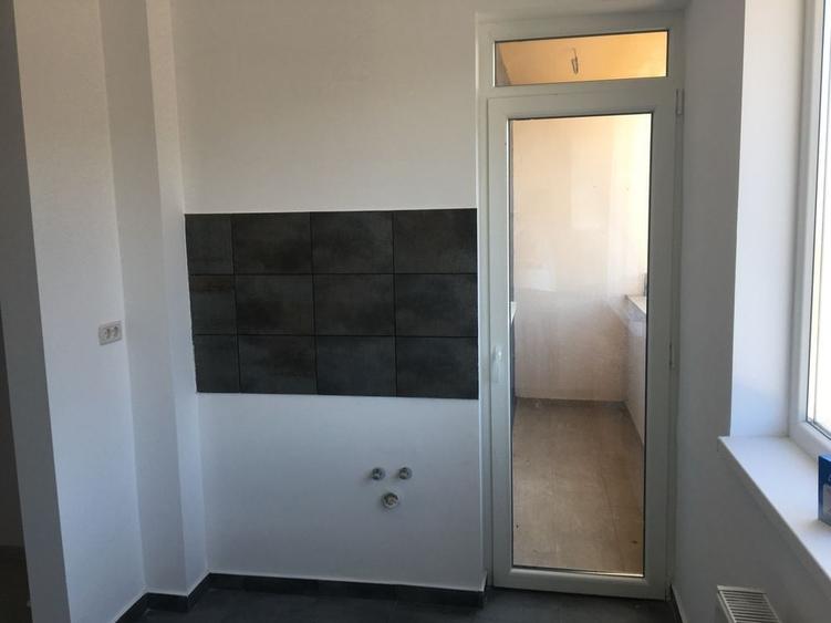 Apartament cu 2 camere semidecomandat în Berceni