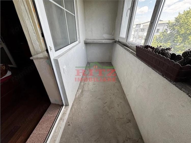 Apartament cu 3 camere decomandat în Gară