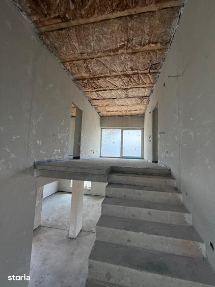 Casă cu 4 camere cu Teren 500 Mp în Corunca