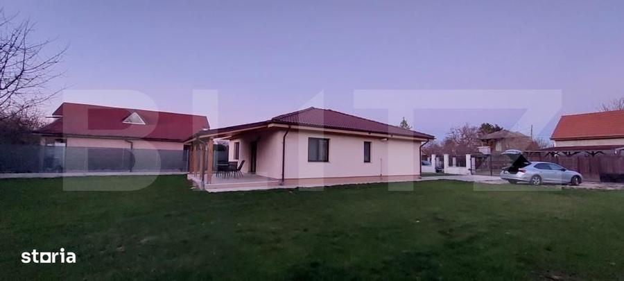 Casă cu 4 camere în Ghioșești