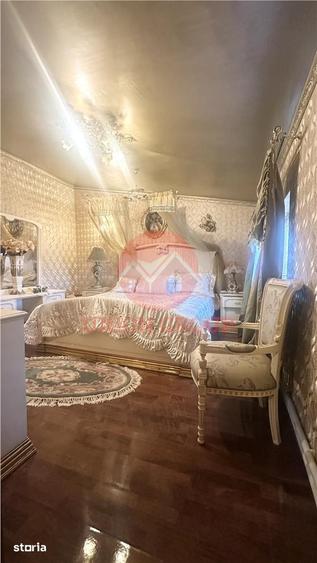 Casă cu 7 camere cu Teren 660 Mp în Agigea